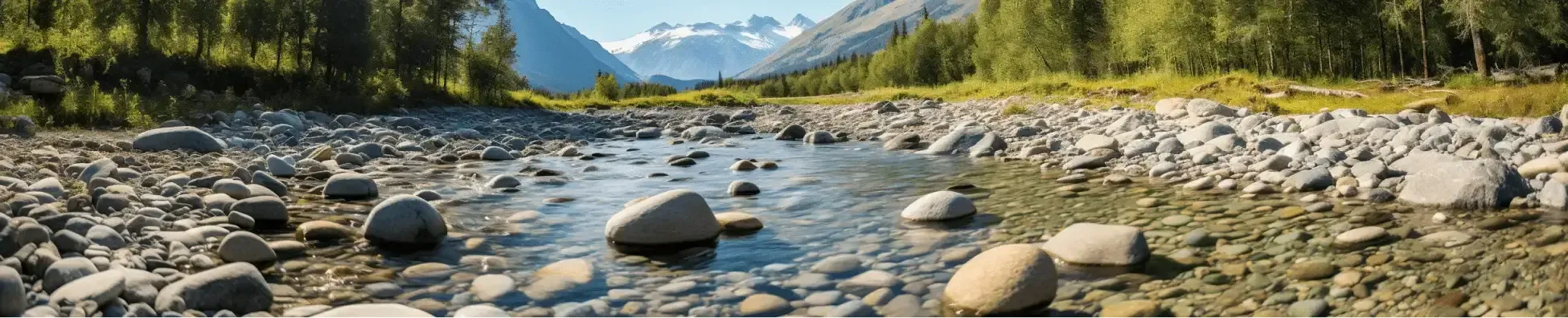 Paysage de la vallée d'Ouzom, France